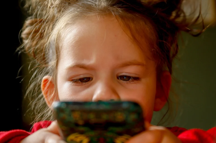 Best Parental Applications You Should Have in Your Smartphone